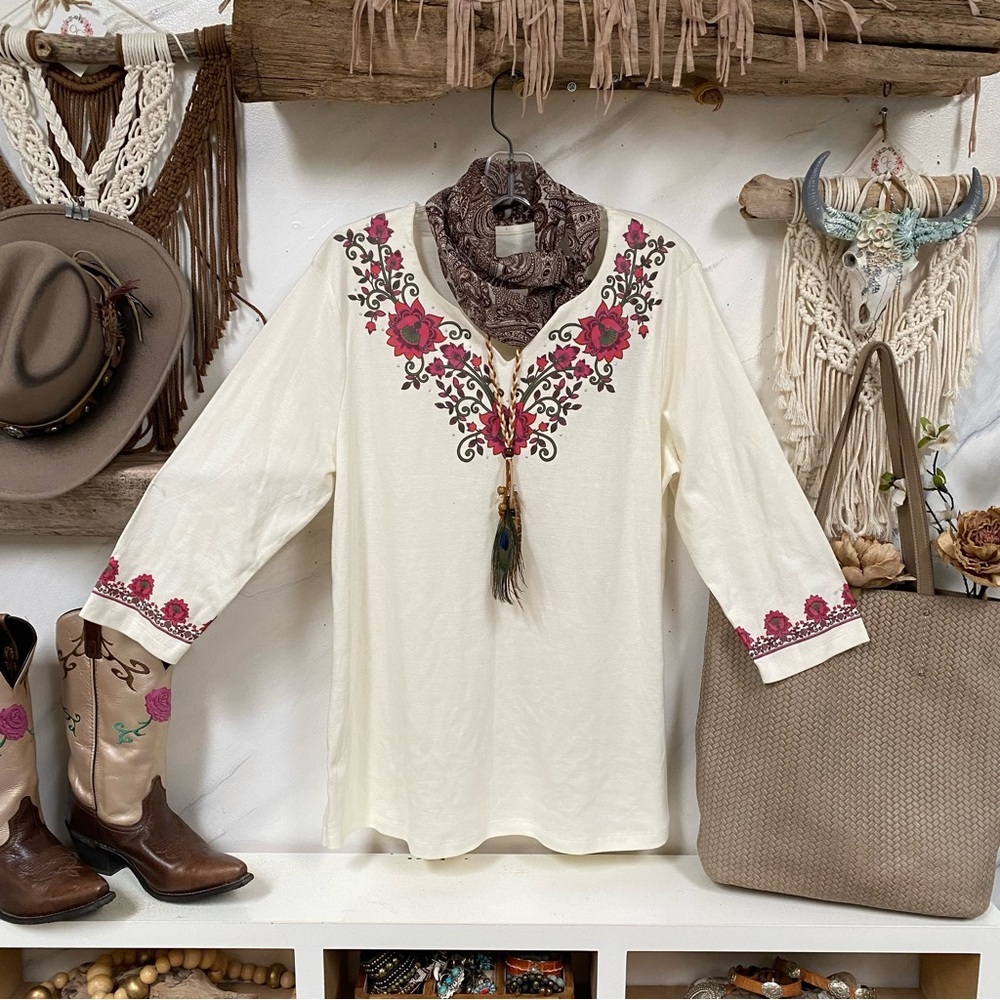 Beautiful Folk floral blouse w 3/4 sleeves w  prairie country shabby chic vibe